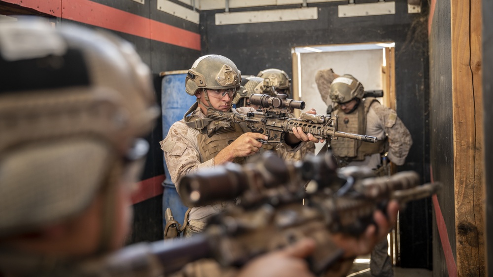11th MEU ADR conducts Close Quarters Tactics