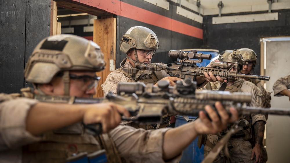 11th MEU ADR conducts Close Quarters Tactics