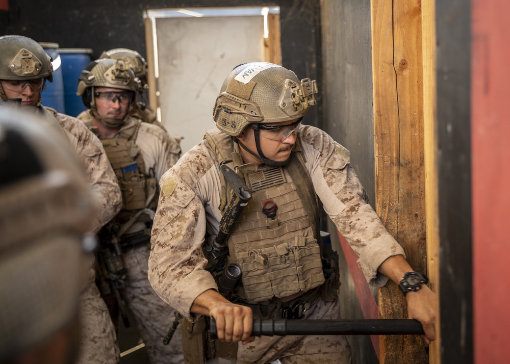 11th MEU ADR conducts Close Quarters Tactics