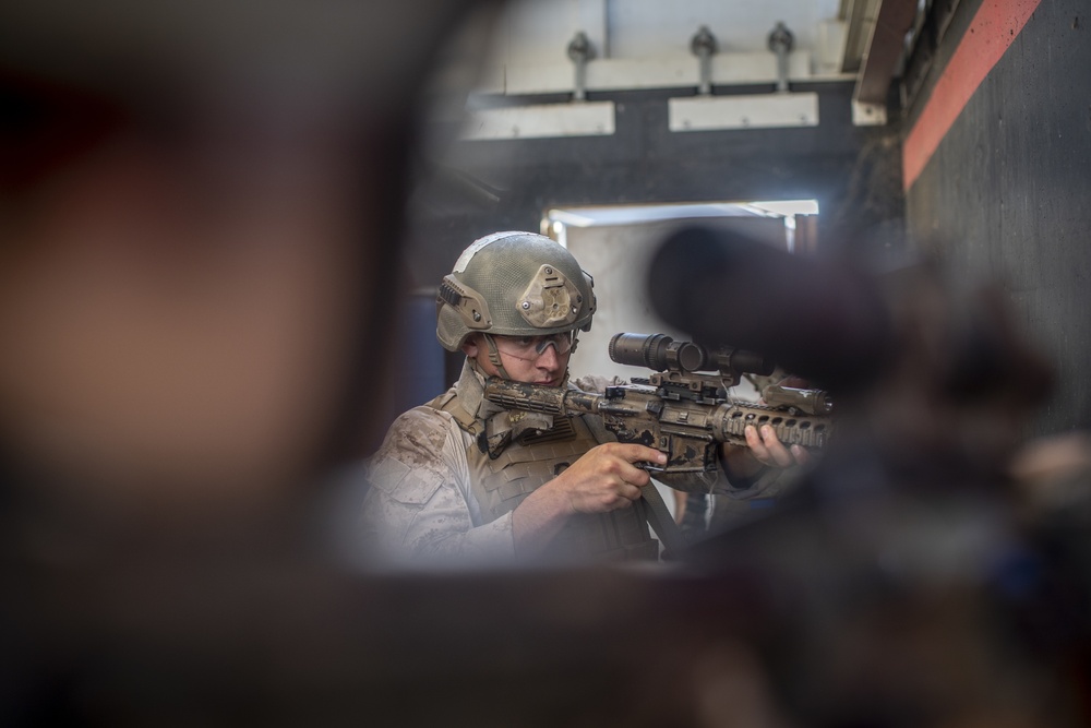 11th MEU ADR conducts Close Quarters Tactics
