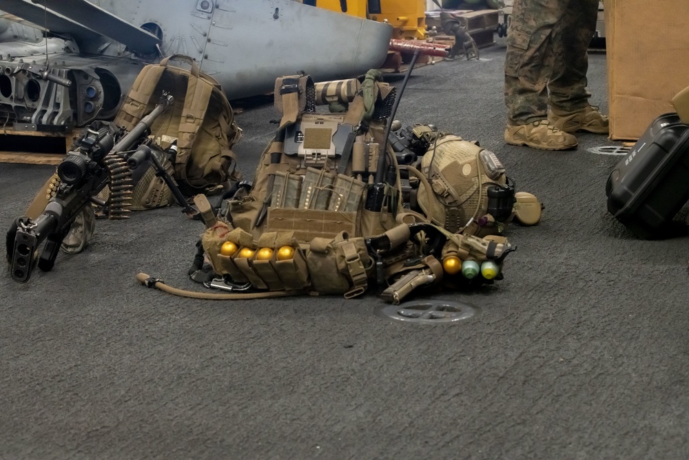 15th MEU Marines depart USS Makin Island for TRAP rehearsal in Somalia