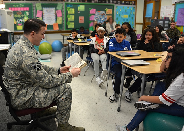 DLA Aviation joins community in Read Across America at Bensley Elementary