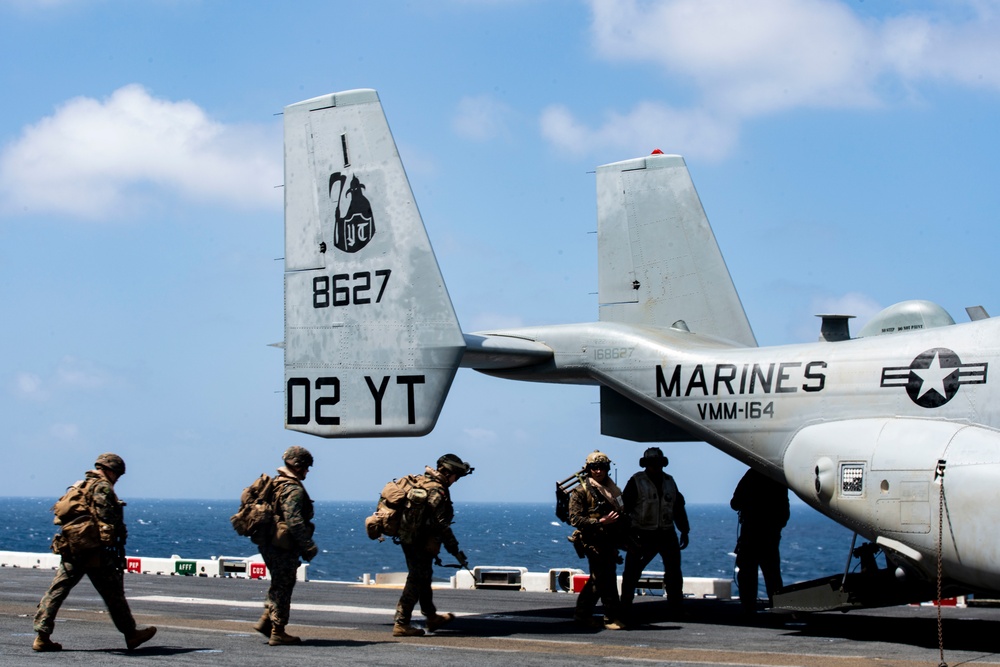 15th MEU Marines depart USS Makin Island for TRAP rehearsal in Somalia