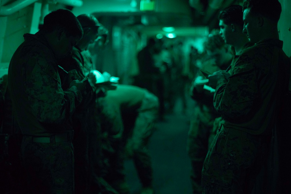 15th MEU Marines, Sailors conduct TRAP rehearsal aboard USS San Diego