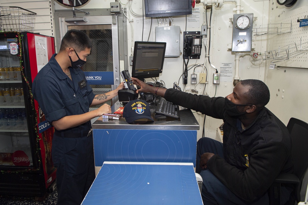 USS Sterett Ship’s Store Receives Top Honors for Fourth Consecutive Year
