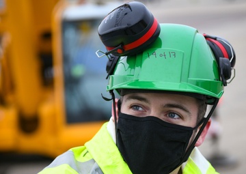 48th EMS conduct aircraft crash and recovery lift training