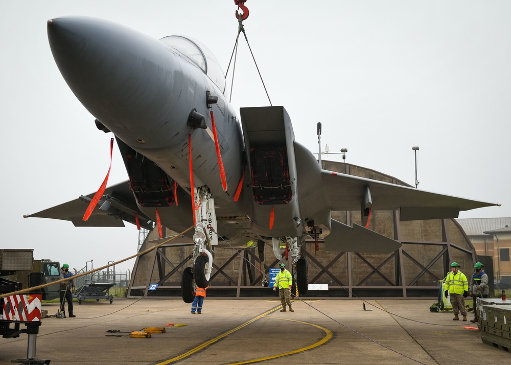 48th EMS conduct aircraft crash and recovery lift training