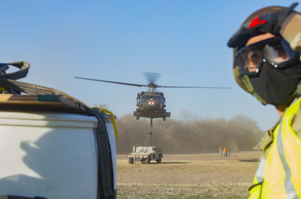 74th Aerial Port Squadron and Texas Army National Guard helicopter rigging mission