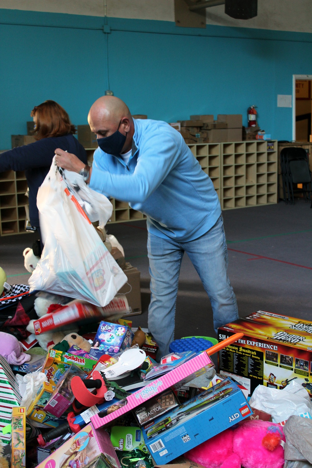 ERDC donates hundreds of toys, thousands of pounds of food to local charities