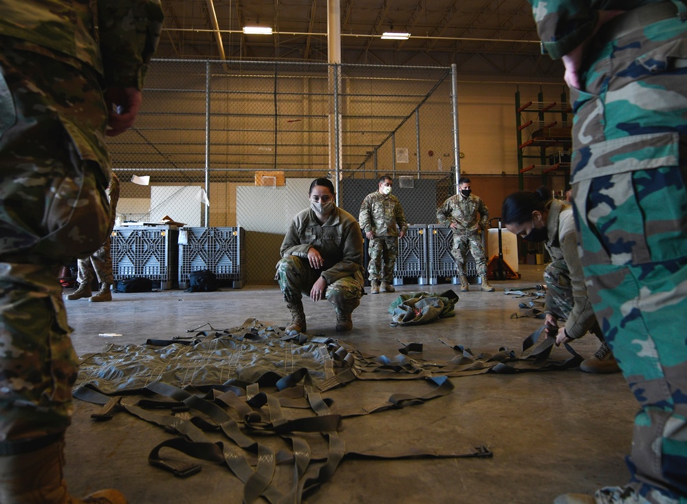 74th Aerial Port Squadron and Texas Army National Guard helicopter rigging mission