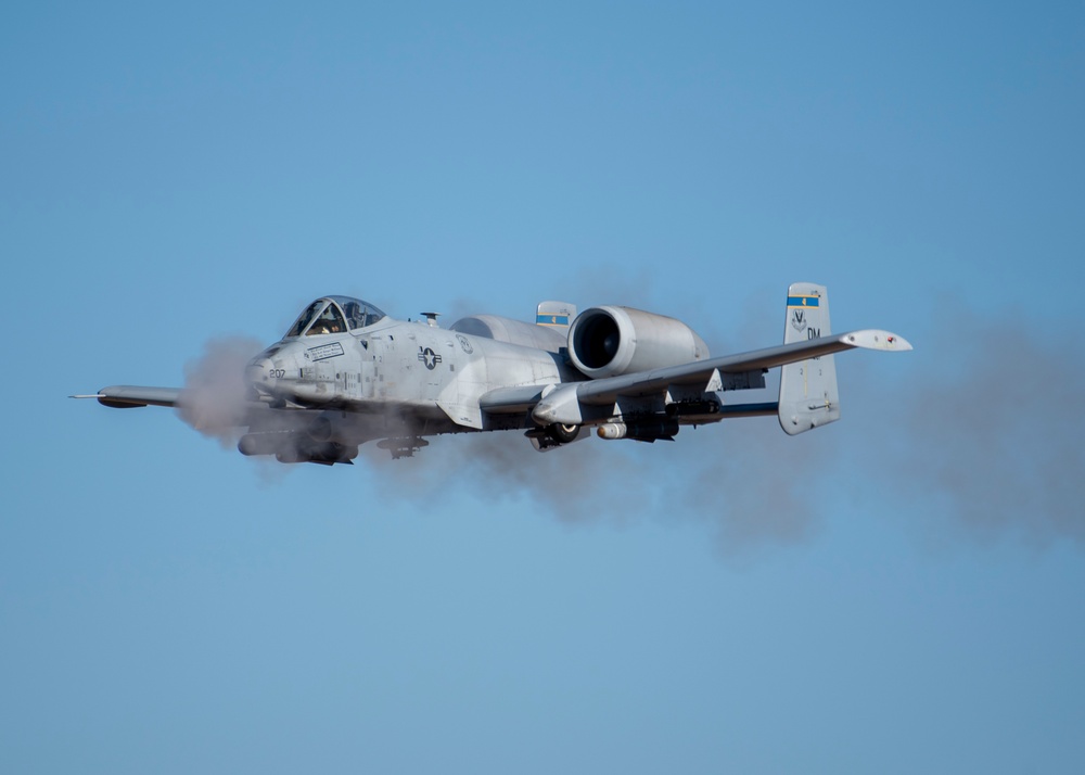 Air Forces Southern Commander flys A-10