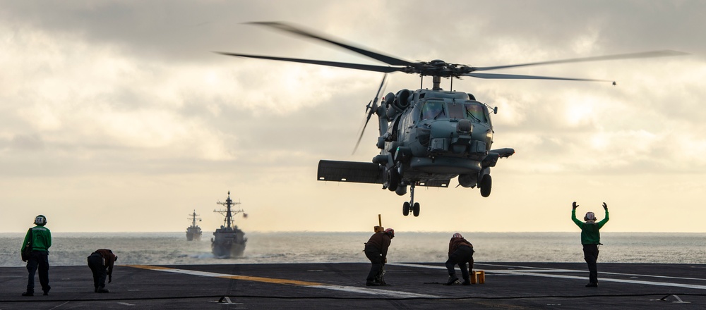 Nimitz CSG Conducts Flight Operations During Simulated Strait Transit