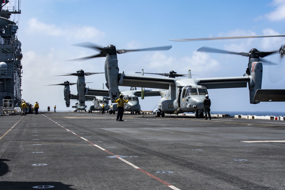 15th MEU Marines depart USS Makin Island for TRAP rehearsal in Somalia