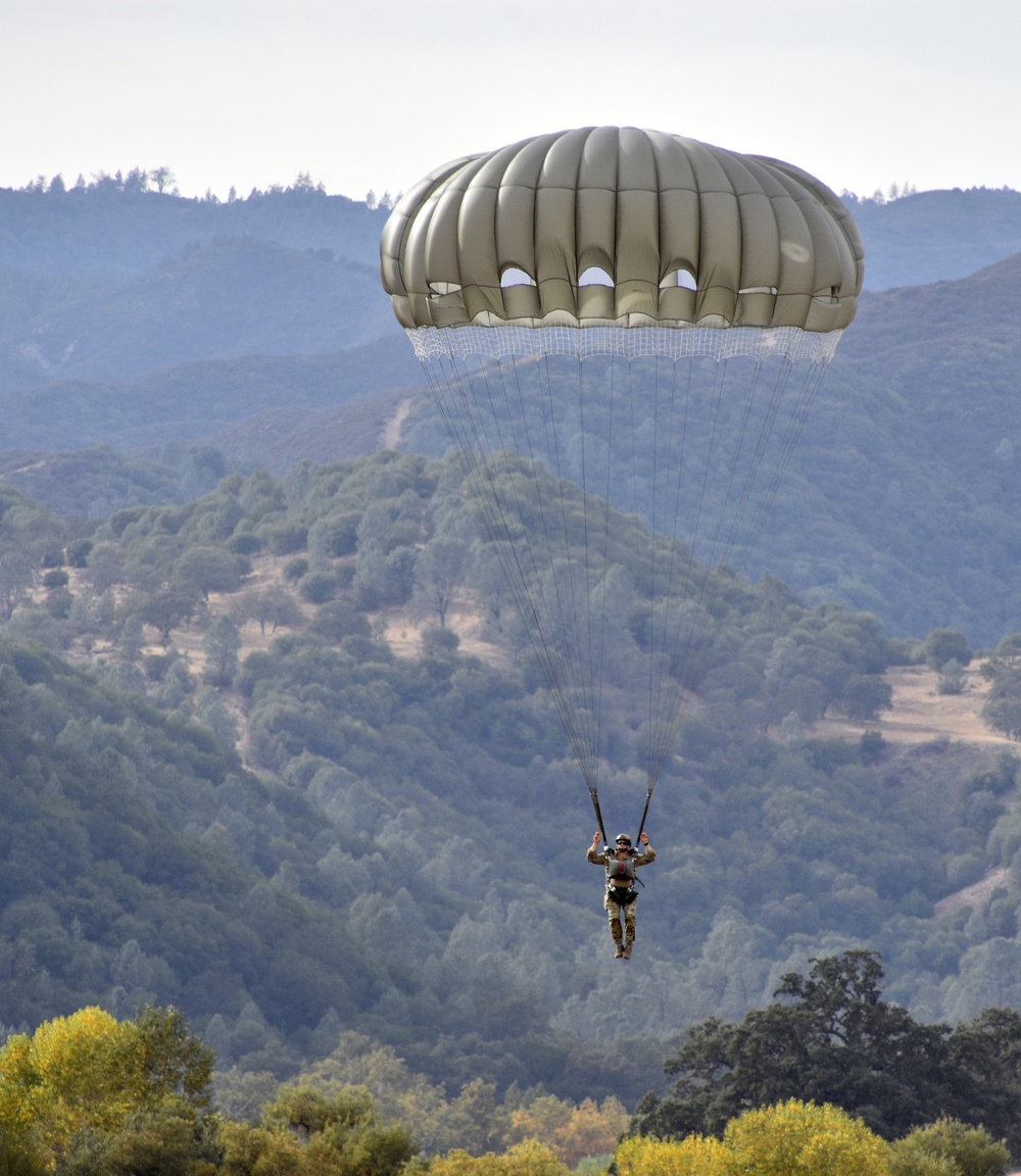 DVIDS - Images - Marines Jump Out Of Perfectly Good Airplane 6 [Image 6 ...