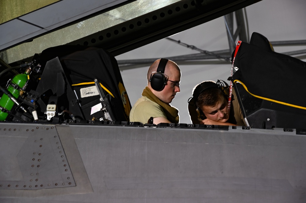 F-22s Practice Night Flying ops