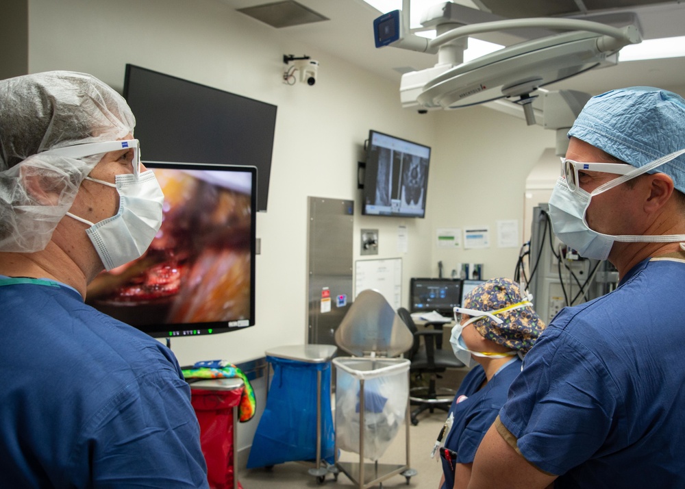 NMCSD’s Neurosurgeons Perform Hospital’s First Procedure Using 3D Surgical Microscope