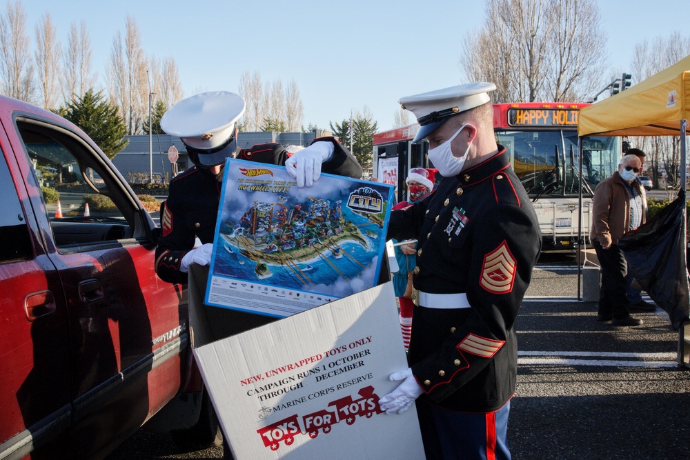 Marines collect toys for families in need
