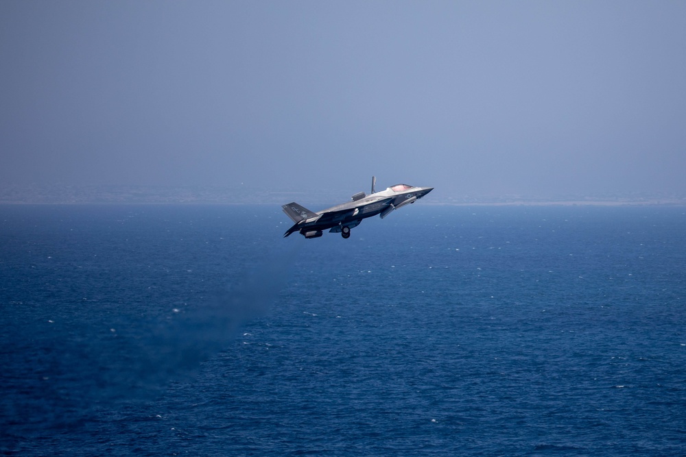 Makin Island Underway