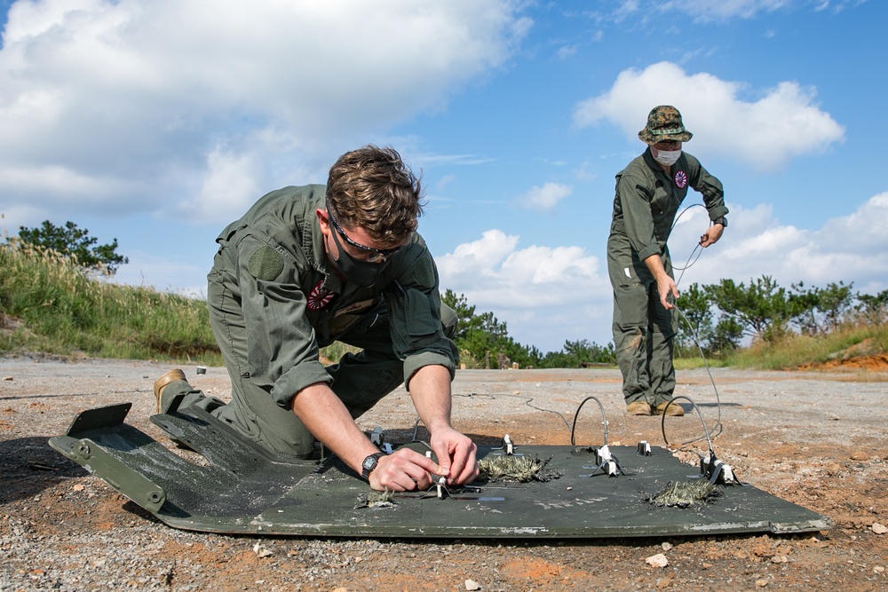 CLB-31, 31st MEU detonates explosive ordinance