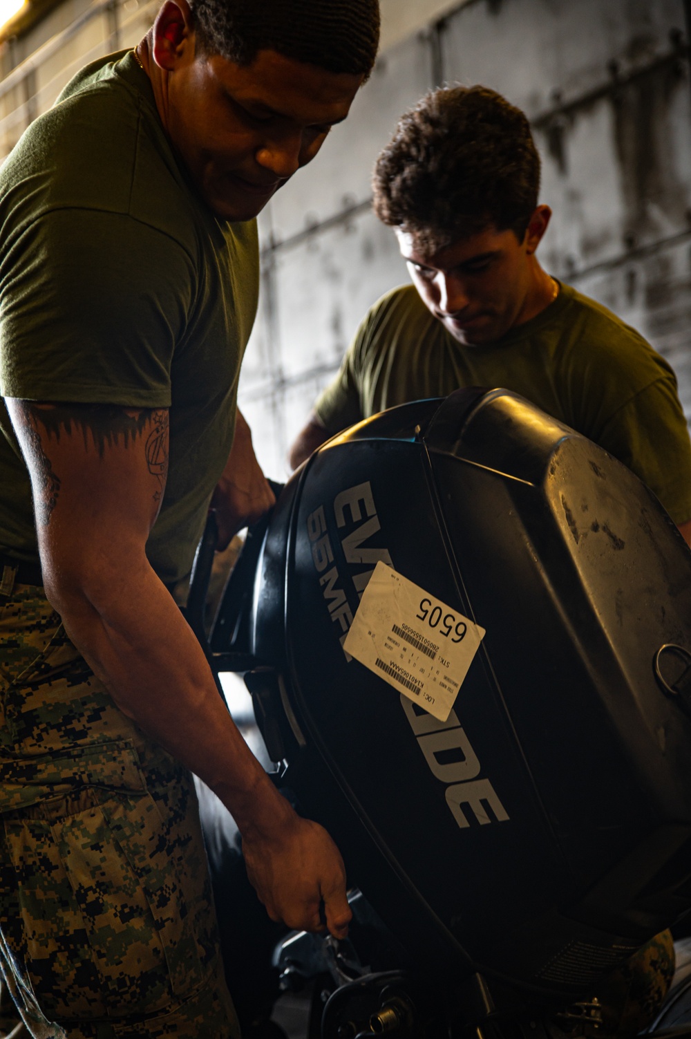 BLT 1/4 Marines prepare small boats for training aboard USS San Diego