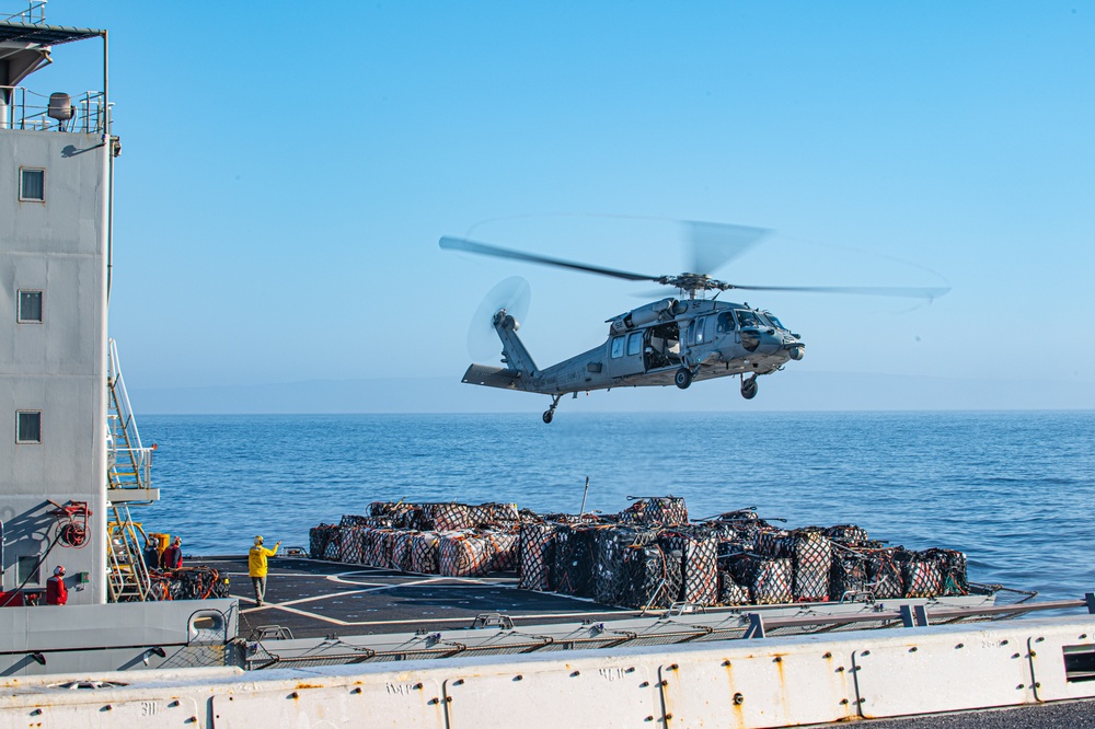 USS San Diego receives replenishment from USNS Guadalupe
