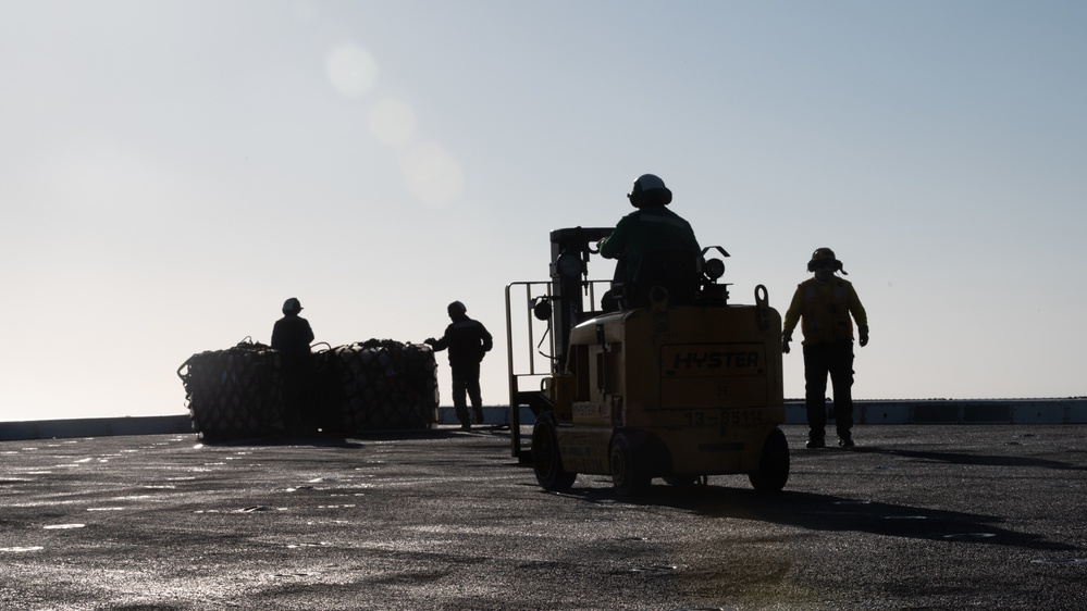 USS San Diego receives replenishment from USNS Guadalupe