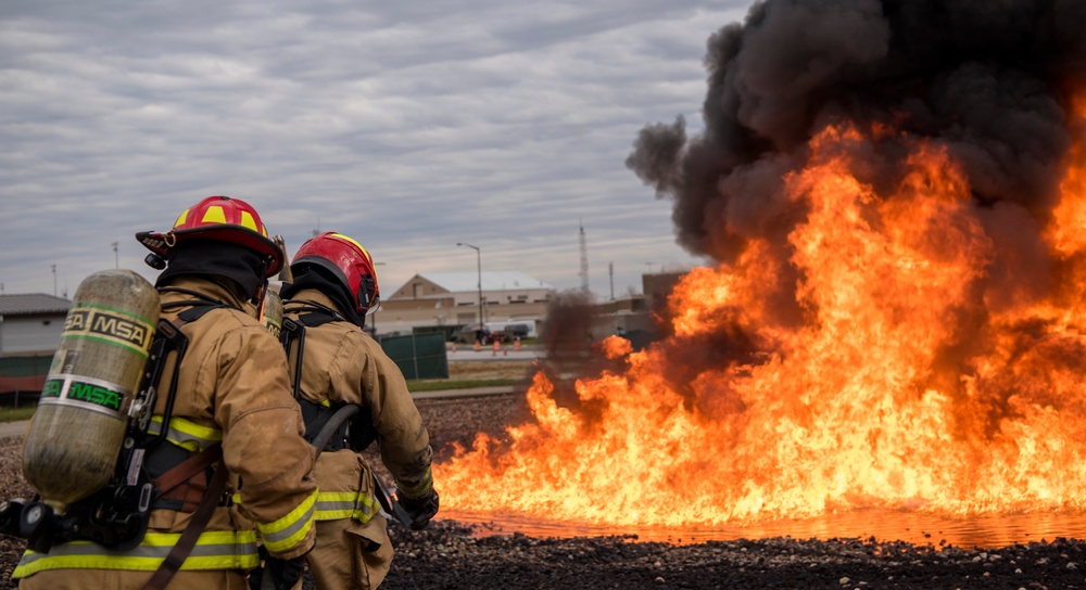 182nd Civil Engineer Squadron fire protection specialists conduct live-fire burn Nov. 20, 2020