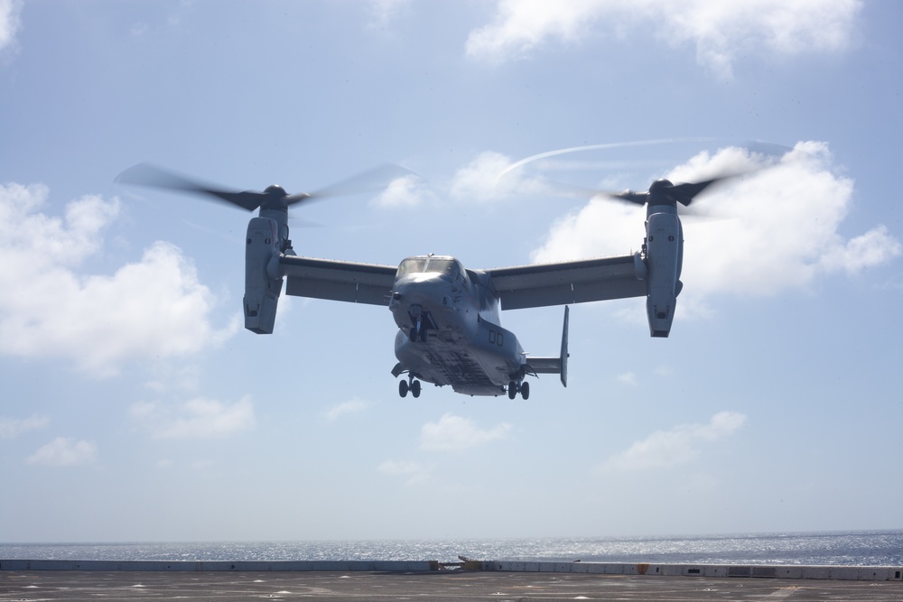 Bravo Company, BLT 1/4 Marines, Sailors arrive, depart USS Somerset