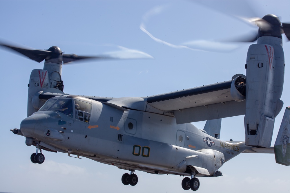 Bravo Company, BLT 1/4 Marines, Sailors arrive, depart USS Somerset