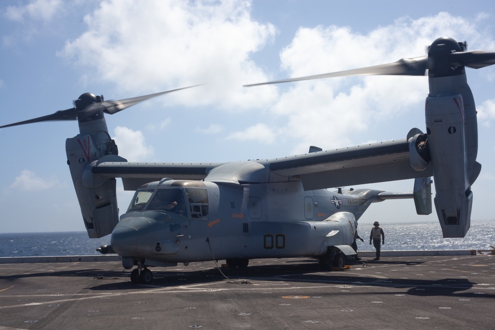 Bravo Company, BLT 1/4 Marines, Sailors arrive, depart USS Somerset