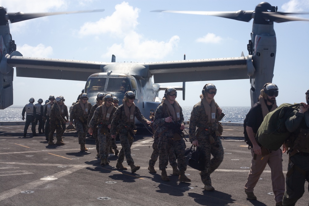 Bravo Company, BLT 1/4 Marines, Sailors arrive, depart USS Somerset