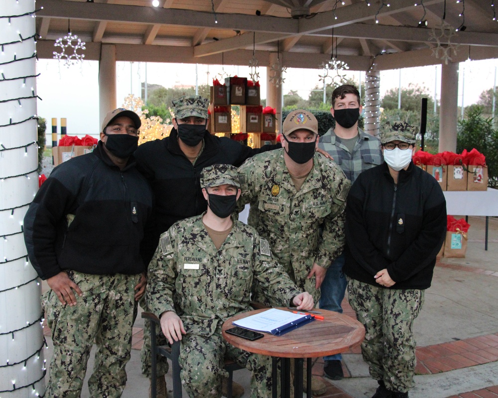 Sailors Receive Holiday Gift Bags