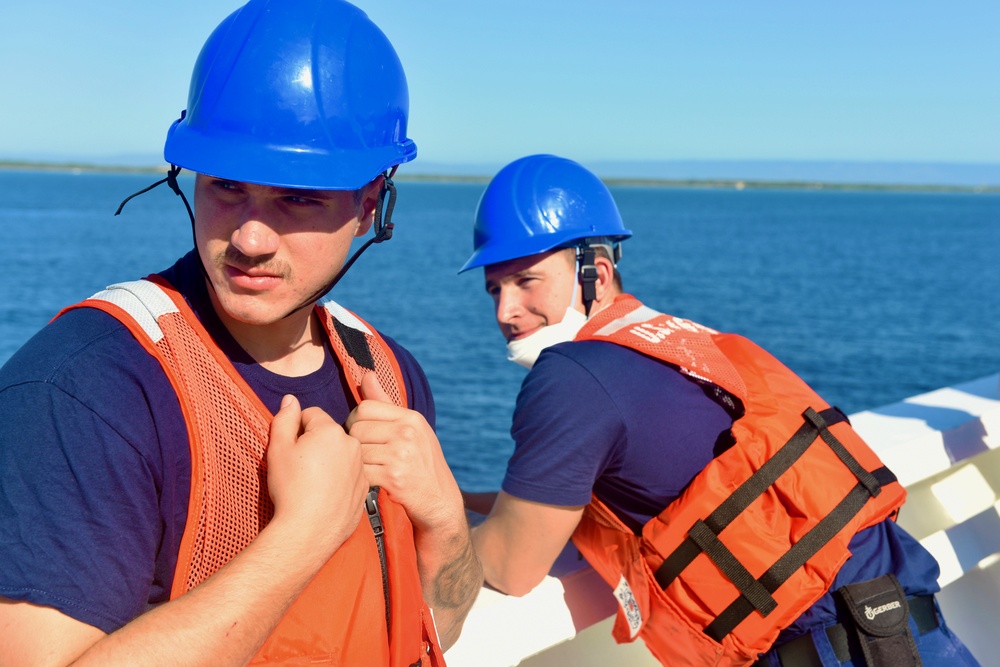 USCGC Stone prepares to moor in Guantanamo Bay