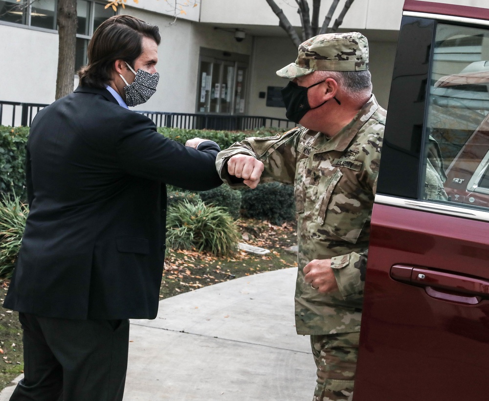Maj. Gen. John King visits Community Regional Medical Center in Fresno, California