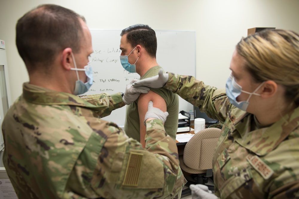 Nebraska National Guard Personnel Volunteer to Receive COVID-19 Vaccine
