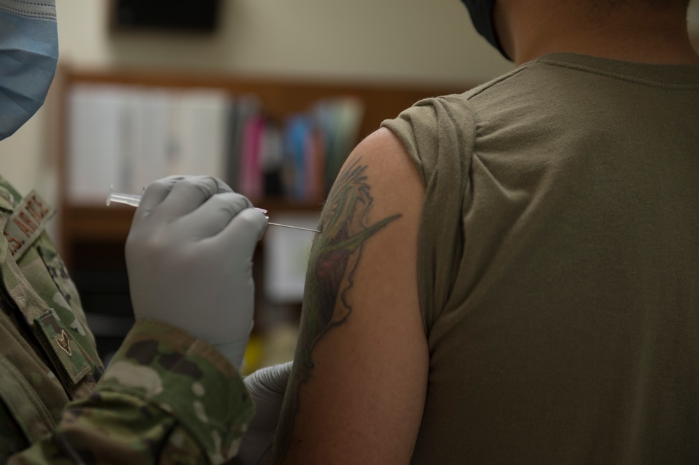 Nebraska National Guard Personnel Volunteer to Receive COVID-19 Vaccine