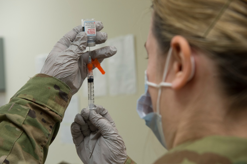 Nebraska National Guard Personnel Volunteer to Receive COVID-19 Vaccine