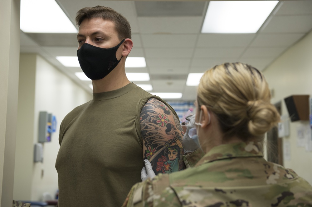 Nebraska National Guard Personnel Volunteer to Receive COVID-19 Vaccine