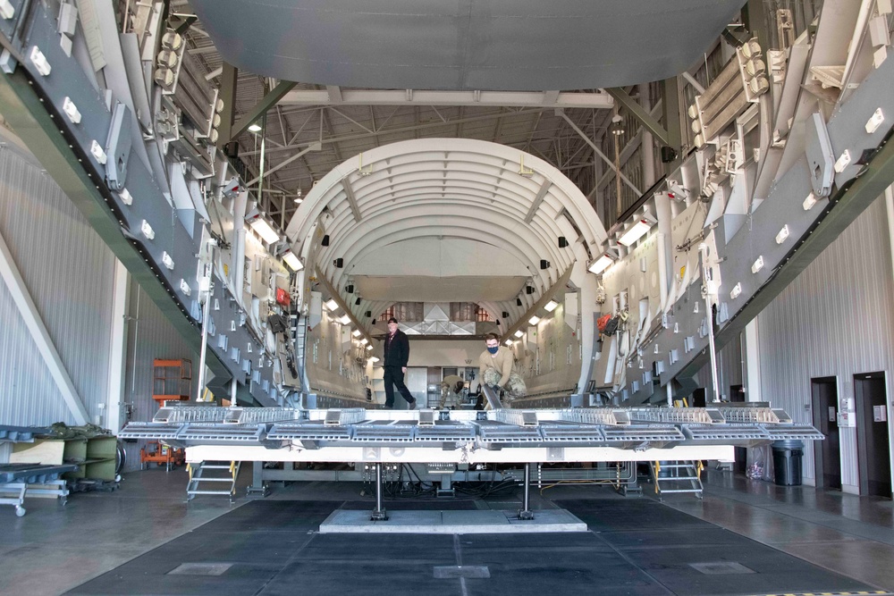 Training C-17 masters of the globe