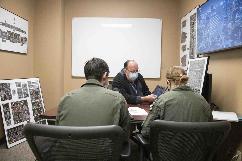 Training C-17 masters of the globe