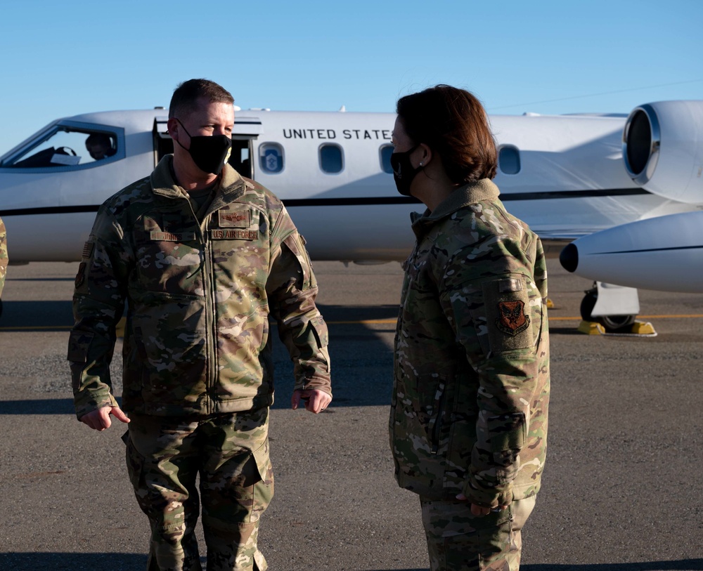 CMSAF greeted at Dover AFB