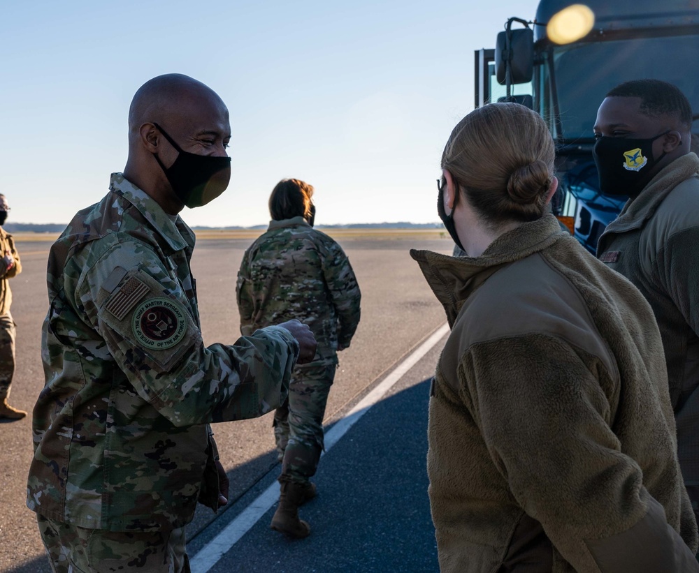 CMSAF greeted at Dover AFB