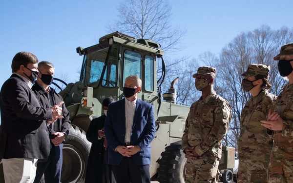 US Army Corps of Engineers leadership visits US Army Engineer Research and Development Center