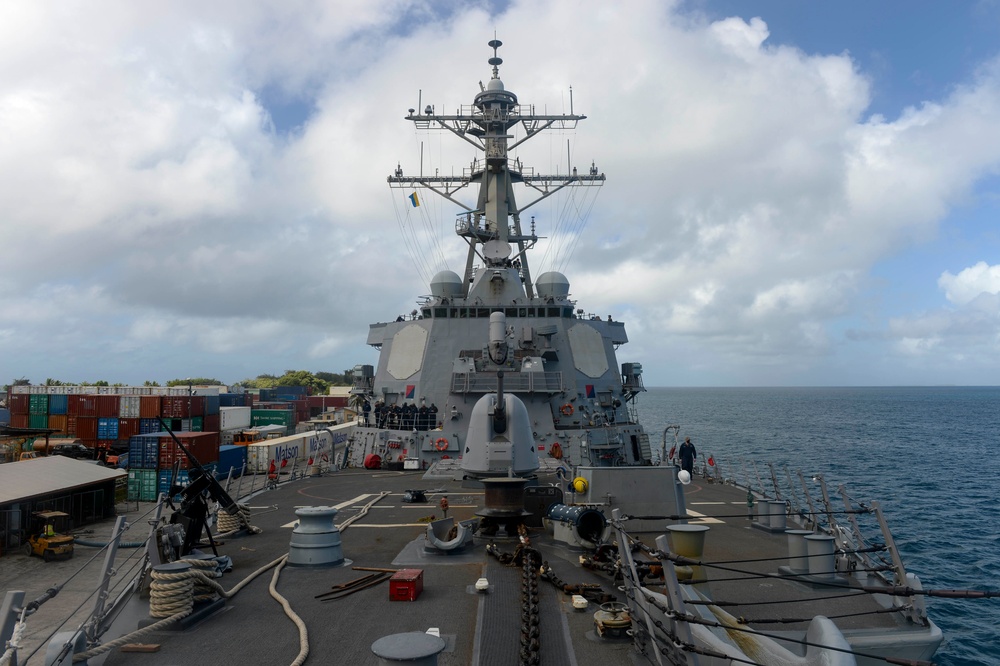 USS Russell (DDG 59) at the Marshall Islands