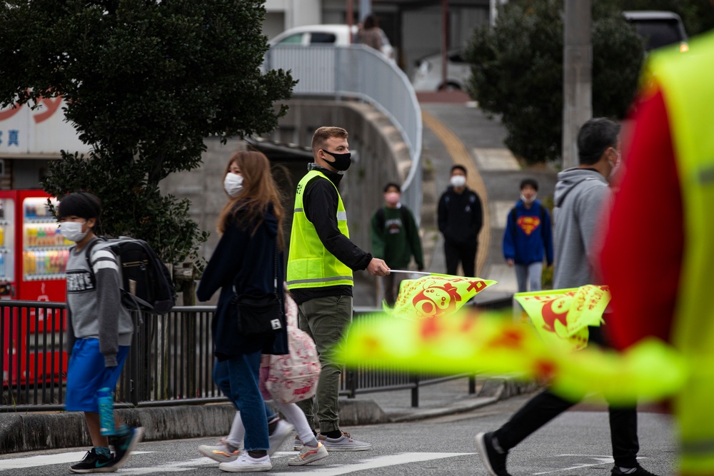 Marines volunteer as crossing guards for local elementary school
