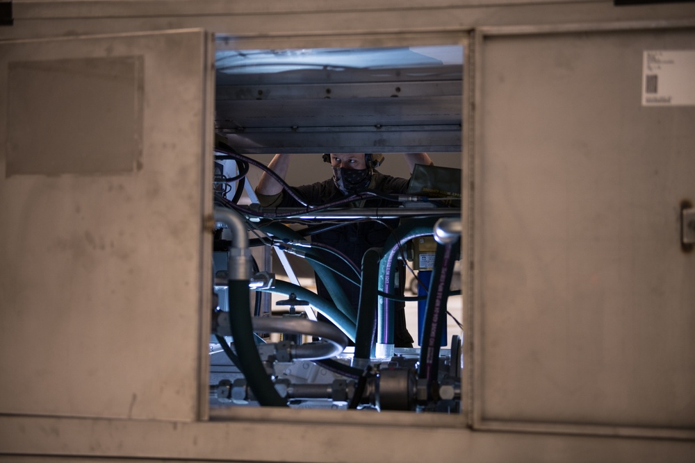McConnell first to use modified hydraulic portable test stand on KC-46