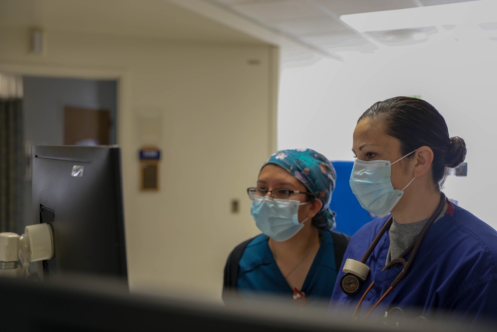 Soldiers, Airmen train with local medical teams to support California hospital