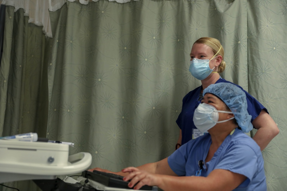 Soldiers, Airmen train with local medical teams to support California hospital