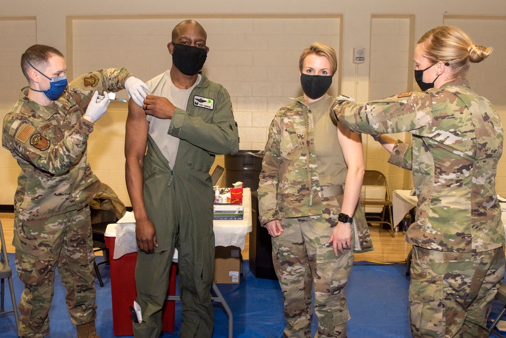 3rd Wing leadership receives COVID-19 vaccination