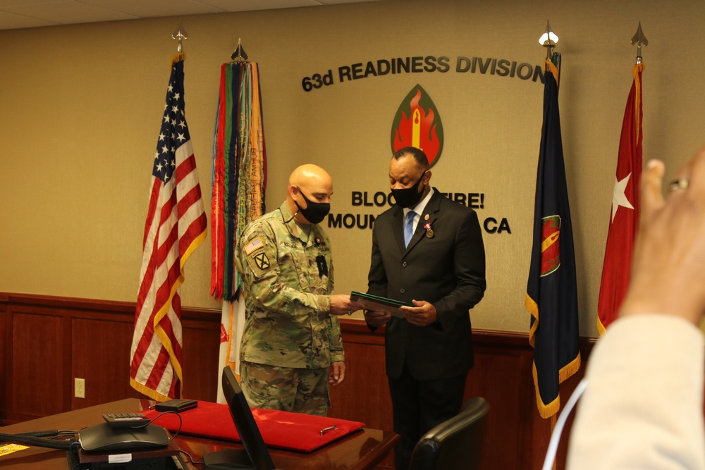 63d RD's civilian CoS receives award during unit's first Virtual Battle Assembly in 2021